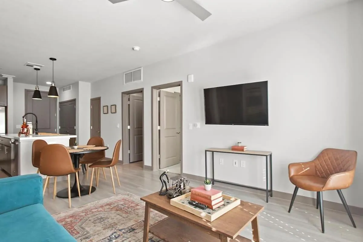 דירה פיניקס 3Br Cozysuites Roro Pool, Pets, Parking 6&12