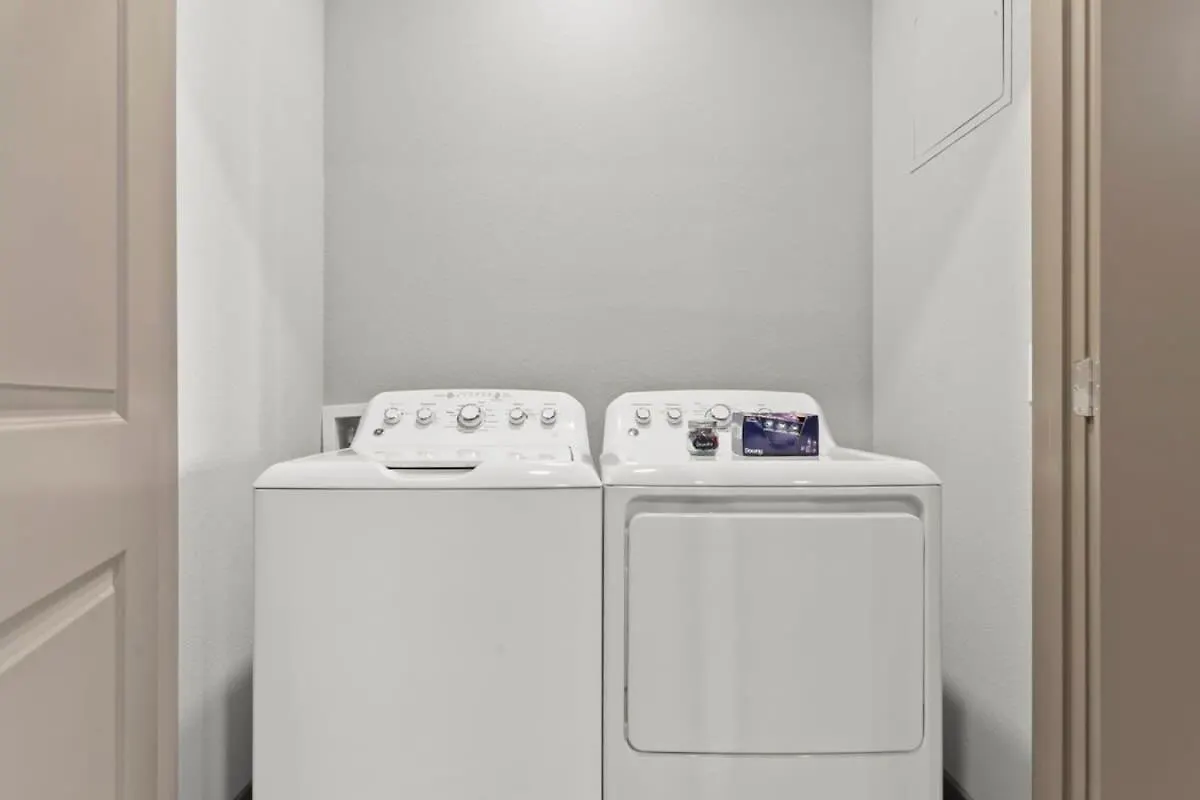 פיניקס 3Br Cozysuites Roro Pool, Pets, Parking 6&12 ארצות הברית