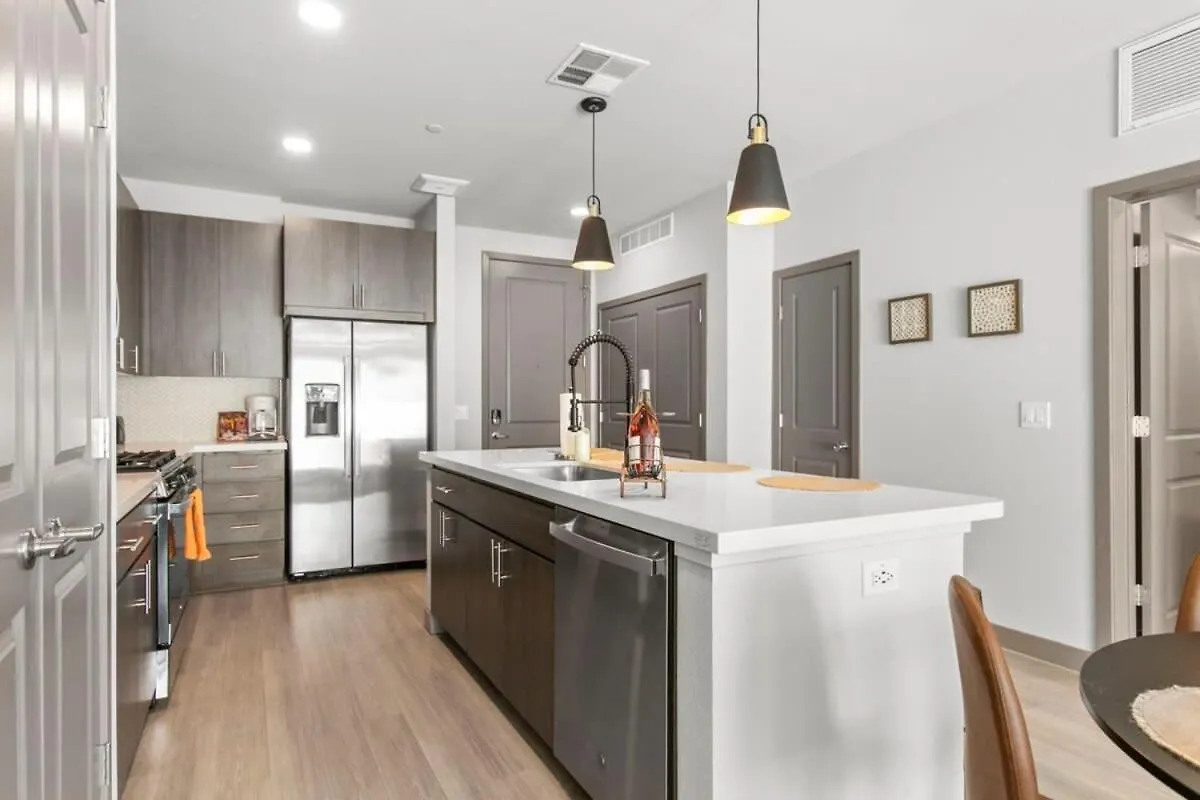 פיניקס 3Br Cozysuites Roro Pool, Pets, Parking 6&12 דירה