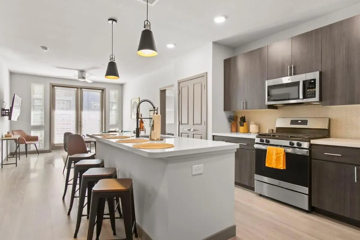 פיניקס 3Br Cozysuites Roro Pool, Pets, Parking 6&12 דירה